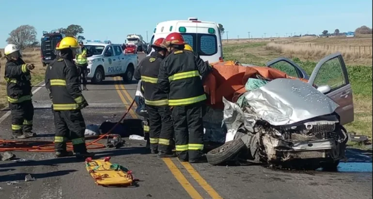 Trágico choque frontal en La Pampa: un muerto y tres heridos Trágico choque frontal en La Pampa: un muerto y tres heridos