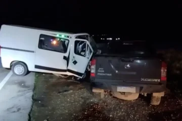 Chocó una combi de la UTN en la Ruta 33: hay 11 estudiantes heridos trasladados a Pigüé Chocó una combi de la UTN en la Ruta 33: hay 11 estudiantes heridos trasladados a Pigüé