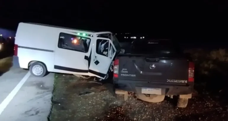 Chocó una combi de la UTN en la Ruta 33: hay 11 estudiantes heridos trasladados a Pigüé Chocó una combi de la UTN en la Ruta 33: hay 11 estudiantes heridos trasladados a Pigüé
