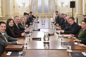 El Gobierno evalúa decretar asueto durante la visita del Papa a la Argentina El Gobierno evalúa decretar asueto durante la visita del Papa a la Argentina