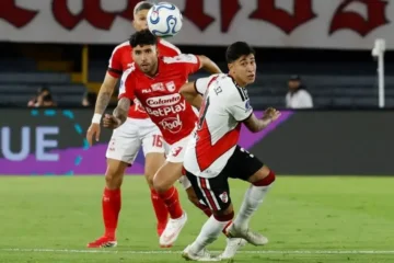 River zafó en Bogotá ante Independiente Santa Fe y define en el Monumental River zafó en Bogotá ante Independiente Santa Fe y define en el Monumental