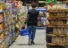 El consumo masivo se contrajo 3,7% en el segundo trimestre y la caída se profundiza El consumo masivo se contrajo 3,7% en el segundo trimestre y la caída se profundiza