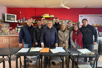 La nueva comisión del Club de Pesca y Balneario La Salada presentó sus avales y cuestionó el pedido de informes del HCD La nueva comisión del Club de Pesca y Balneario La Salada presentó sus avales y cuestionó el pedido de informes del HCD