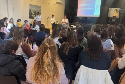 Realizaron en Carhué una plenaria sobre salud mental y acompañamiento de estudiantes Realizaron en Carhué una plenaria sobre salud mental y acompañamiento de estudiantes