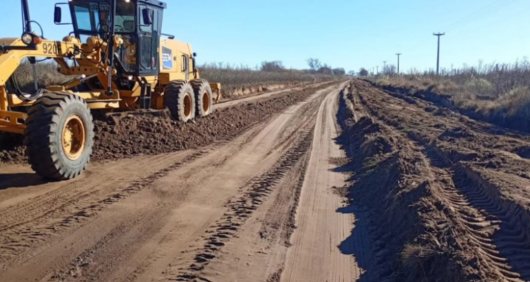El Municipio realizó tareas de mantenimiento en el Camino Real que une Villa Maza y Rivera El Municipio realizó tareas de mantenimiento en el Camino Real que une Villa Maza y Rivera