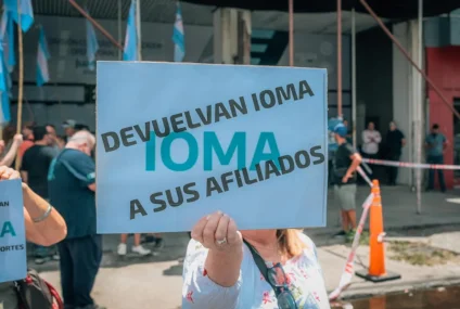 Prestadores y afiliados profundizan el reclamo contra IOMA y anuncian un acampe Prestadores y afiliados profundizan el reclamo contra IOMA y anuncian un acampe