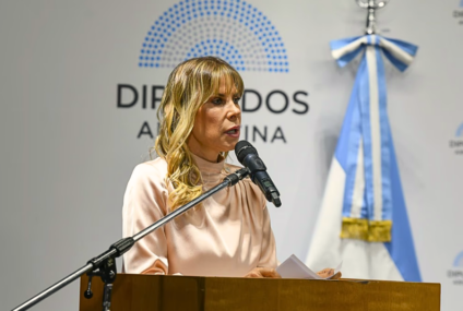 Karen Reichardt presentó su polémico proyecto para regular criaderos, refugios y hogares de tránsito de animales Karen Reichardt presentó su polémico proyecto para regular criaderos, refugios y hogares de tránsito de animales