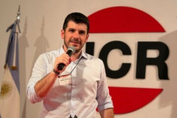 La UCR se opone a la Ley de Tierras, pidió sus senadores que voten en contra y complica al Gobierno La UCR se opone a la Ley de Tierras, pidió sus senadores que voten en contra y complica al Gobierno