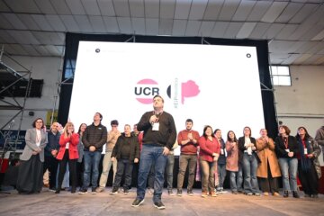 Balbín encabezó el relanzamiento del radicalismo bonaerense: “Vamos a dar pelea en cada rincón de la provincia» Balbín encabezó el relanzamiento del radicalismo bonaerense: “Vamos a dar pelea en cada rincón de la provincia»