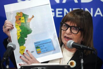 Sin apoyo, La Libertad Avanza dio de baja la cláusula de venta de tierras a extranjeros para salvar la sesión Sin apoyo, La Libertad Avanza dio de baja la cláusula de venta de tierras a extranjeros para salvar la sesión