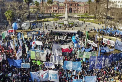 “No aceptamos una Argentina para unos pocos”: la marcha de San Cayetano reclamó trabajo, producción y justicia social “No aceptamos una Argentina para unos pocos”: la marcha de San Cayetano reclamó trabajo, producción y justicia social