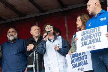 CTERA denunció una crisis educativa y advirtió: «Si esto sigue así, la Argentina se quedará sin maestros» CTERA denunció una crisis educativa y advirtió: «Si esto sigue así, la Argentina se quedará sin maestros»