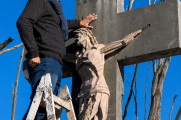 El LEMIT realizó un relevamiento del Cristo del Lago para evaluar su puesta en valor El LEMIT realizó un relevamiento del Cristo del Lago para evaluar su puesta en valor