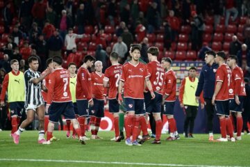 Gimnasia de Mendoza goleó a Independiente en Avellanada y es puntero de la Zona A Gimnasia de Mendoza goleó a Independiente en Avellanada y es puntero de la Zona A