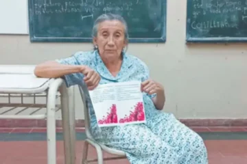 A los 82 años se recibió de Técnica en Turismo tras estudiar durante 25 años A los 82 años se recibió de Técnica en Turismo tras estudiar durante 25 años