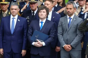 Milei vuelve a la escena pública con un acto homenaje al General San Martín y un gesto de acercamiento al PRO Milei vuelve a la escena pública con un acto homenaje al General San Martín y un gesto de acercamiento al PRO