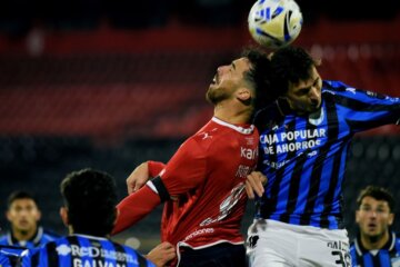 Atlético Tucumán goleó a Independiente y lo eliminó de la Copa Argentina Atlético Tucumán goleó a Independiente y lo eliminó de la Copa Argentina