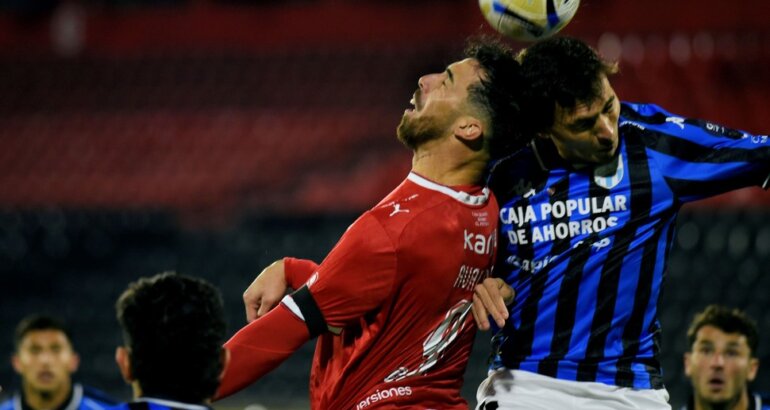 Atlético Tucumán goleó a Independiente y lo eliminó de la Copa Argentina Atlético Tucumán goleó a Independiente y lo eliminó de la Copa Argentina