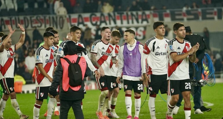 River cayó ante Central de local y acumula cinco derrotas en fila en el fútbol argentino River cayó ante Central de local y acumula cinco derrotas en fila en el fútbol argentino