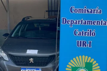 Detuvieron en Catriló a un suarense que circulaba en un auto robado y llevaba un chaleco policial Detuvieron en Catriló a un suarense que circulaba en un auto robado y llevaba un chaleco policial