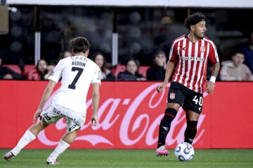 Estudiantes empató con Corinthians y definirá la serie en Brasil Estudiantes empató con Corinthians y definirá la serie en Brasil