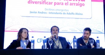 Javier Andres presentó el modelo de desarrollo de Adolfo Alsina ante referentes de toda la Provincia Javier Andres presentó el modelo de desarrollo de Adolfo Alsina ante referentes de toda la Provincia