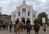 A caballo, el padre Fabián Tula llevó la fe y la Virgen de Luján desde Huanguelén hasta Fortín Mercedes A caballo, el padre Fabián Tula llevó la fe y la Virgen de Luján desde Huanguelén hasta Fortín Mercedes
