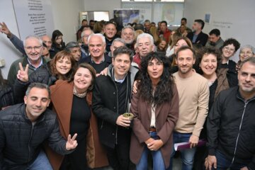 Kicillof, en Pigüé: “No alcanza con el hartazgo, tenemos que ganar la calle para escuchar y construir una nueva alternativa” Kicillof, en Pigüé: “No alcanza con el hartazgo, tenemos que ganar la calle para escuchar y construir una nueva alternativa”