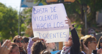 La Provincia endurece las sanciones por agresiones contra docentes, trabajadores de la salud y servicios esenciales La Provincia endurece las sanciones por agresiones contra docentes, trabajadores de la salud y servicios esenciales