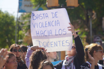 La Provincia endurece las sanciones por agresiones contra docentes, trabajadores de la salud y servicios esenciales La Provincia endurece las sanciones por agresiones contra docentes, trabajadores de la salud y servicios esenciales