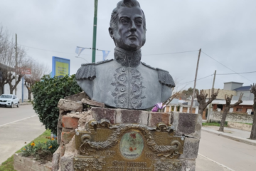 Piden al Municipio intervenir ante el deterioro del monumento a San Martín en Rivera Piden al Municipio intervenir ante el deterioro del monumento a San Martín en Rivera