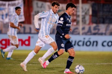 Atlético Tucumán eliminó a Independiente Rivadavia por penales y es semifinalista de la Copa Argentina Atlético Tucumán eliminó a Independiente Rivadavia por penales y es semifinalista de la Copa Argentina