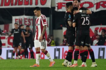 Huracán dio el golpe y le ganó a River en el Monumental Huracán dio el golpe y le ganó a River en el Monumental