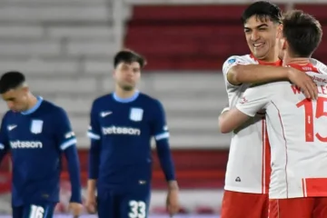 Huracán le ganó a un Racing que sigue en caída libre y último en el Clausura Huracán le ganó a un Racing que sigue en caída libre y último en el Clausura