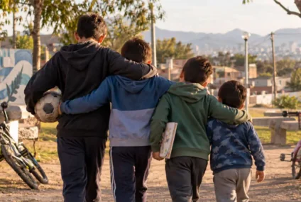 Cuatro hermanitos buscan una familia que los adopte juntos Cuatro hermanitos buscan una familia que los adopte juntos