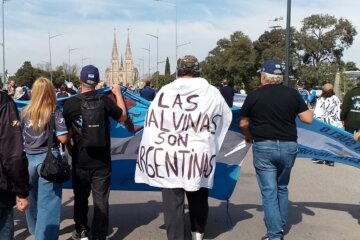Luján recibió la primera Peregrinación Nacional de Veteranos de Guerra de Malvinas Luján recibió la primera Peregrinación Nacional de Veteranos de Guerra de Malvinas