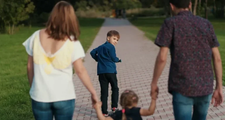 “Un abrazo a tiempo”: Adolfo Alsina convoca a familias voluntarias para brindar cuidado transitorio a niños y adolescentes “Un abrazo a tiempo”: Adolfo Alsina convoca a familias voluntarias para brindar cuidado transitorio a niños y adolescentes
