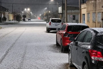 Una nevada sorprendió a la ciudad de Bahía Blanca en pleno septiembre Una nevada sorprendió a la ciudad de Bahía Blanca en pleno septiembre