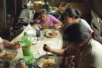 Una familia tipo necesitó $ 1.605.497 para no ser considerada pobre en Argentina Una familia tipo necesitó $ 1.605.497 para no ser considerada pobre en Argentina