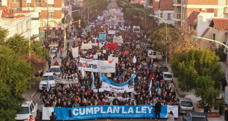La Justicia ordenó al Gobierno aplicar la Ley de Financiamiento Universitario y declaró inconstitucional el decreto que la frenaba La Justicia ordenó al Gobierno aplicar la Ley de Financiamiento Universitario y declaró inconstitucional el decreto que la frenaba