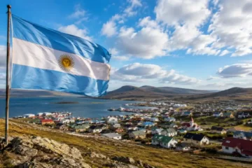 El Gobierno destinará más de $300.000 millones para la construcción de la Base Naval en Ushuaia El Gobierno destinará más de $300.000 millones para la construcción de la Base Naval en Ushuaia