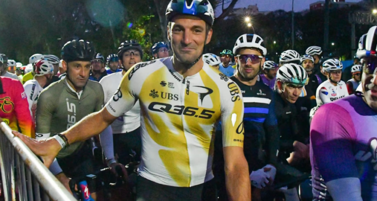 Lionel Scaloni participó del Gran Fondo Buenos Aires, que reunió a 3.500 ciclistas Lionel Scaloni participó del Gran Fondo Buenos Aires, que reunió a 3.500 ciclistas