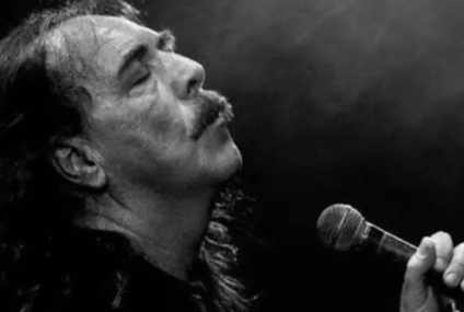 Murió Saúl Blanch, primera voz de Rata Blanca y pionero del heavy metal argentino Murió Saúl Blanch, primera voz de Rata Blanca y pionero del heavy metal argentino