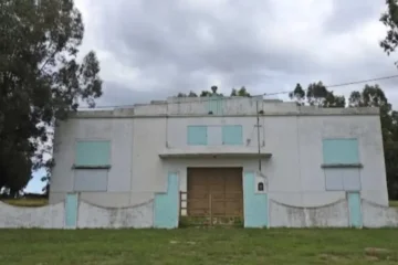 Allanan una vivienda en Carhué y detienen a un hombre por el robo a un club en Erize Allanan una vivienda en Carhué y detienen a un hombre por el robo a un club en Erize