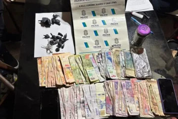 Doble allanamiento con aprehensiones y secuestro de droga en Suárez Doble allanamiento con aprehensiones y secuestro de droga en Suárez