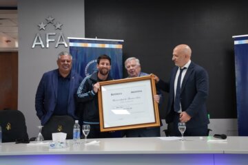 La UBA le entregó a Messi el título de Doctor Honoris Causa La UBA le entregó a Messi el título de Doctor Honoris Causa