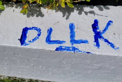 Vandalizaron los monumentos a la Madre y al General San Martín en Villa Maza Vandalizaron los monumentos a la Madre y al General San Martín en Villa Maza