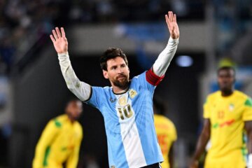 Messi le dijo adiós a la selección argentina y cerró un irrepetible ciclo de 21 años en la cima del fútbol mundial Messi le dijo adiós a la selección argentina y cerró un irrepetible ciclo de 21 años en la cima del fútbol mundial