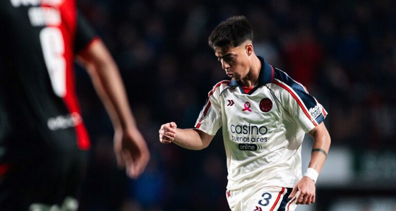 San Lorenzo empató sin goles ante Newell´s en el Nuevo Gasómetro San Lorenzo empató sin goles ante Newell´s en el Nuevo Gasómetro