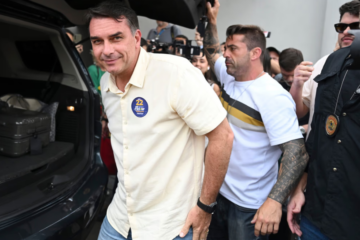 Flávio Bolsonaro huyó a Estados Unidos y solicitará asilo a Trump Flávio Bolsonaro huyó a Estados Unidos y solicitará asilo a Trump
